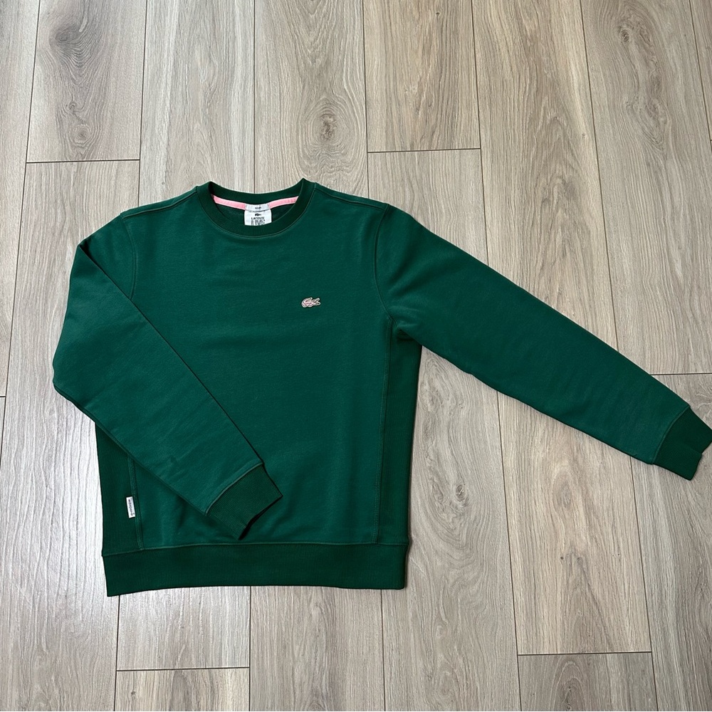 Lacoste Green Crewneck Sweater with Classic Knit Design